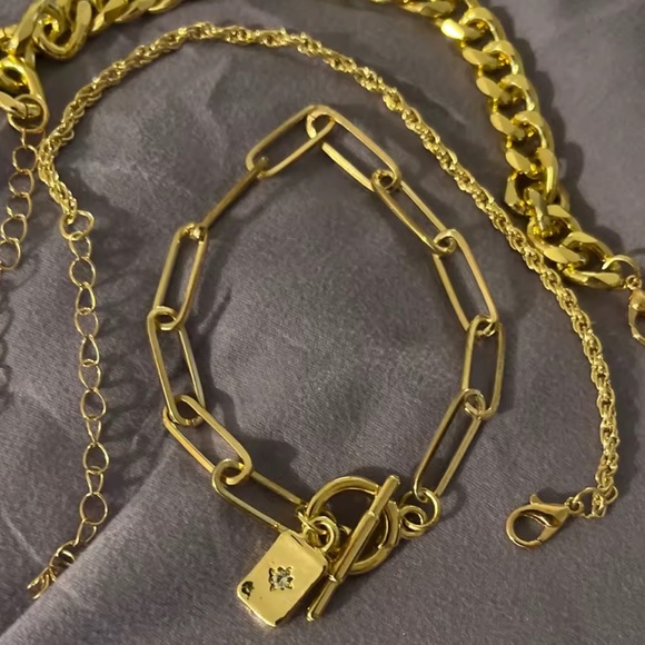 Jewels Galaxy stunning gold plated
3x set - Picture 8 of 9